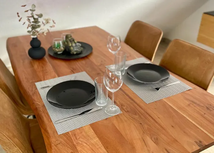 Ahaus: Stadtoase Mit Terrasse & Privater Garage شقة